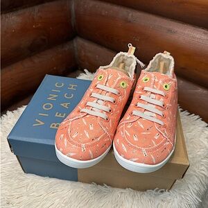 NEW IN BOX Vionic Beach Pismo Papaya Canvas Sneaker Sz.8